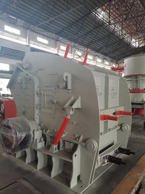 معدات التكسير المتنقلة 37kw 80-160 TPH محجر التعدين كسارة الحجر الجيري