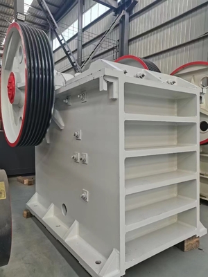 110Kw نوع الفك كسارة الصخور عالية السعة PE750 * 1060 380V آلة كسارة مخروطية الحجر