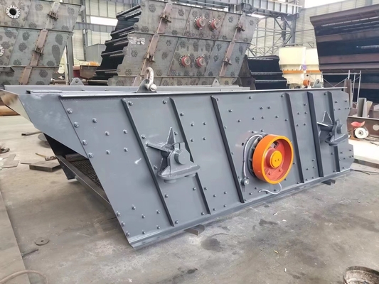 شاشة اهتزاز بالحركة الدائرية من سلسلة Yk 45Kw باللون الرمادي الحديدي