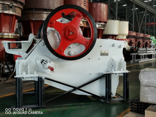 100Kw آلة طحن سحق 8474209000 C106 كسارة فكية في المحجر والتعدين