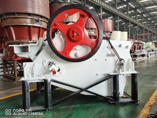 100Kw آلة طحن سحق 8474209000 C106 كسارة فكية في المحجر والتعدين