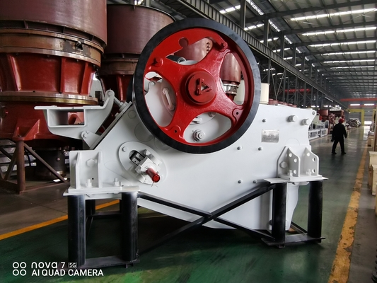 100Kw آلة طحن سحق 8474209000 C106 كسارة فكية في المحجر والتعدين