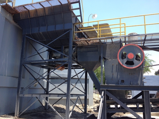 الأصفر والأبيض Shanbao Crusher PE و 10 X 36 Jaw Crusher Stone Grey Mining Rock Crusher Construction