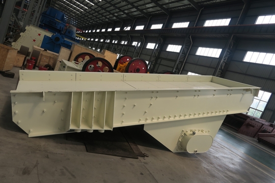 580mm تهتز قادوس آلة التغذية ZSW1149 نموذج سعة كبيرة ، تهتز مغذي الشاشة
