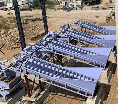 440V تهتز آلة الغربلة 150 TPH إزالة الطين آلة غسل الرمال النهر Desliming