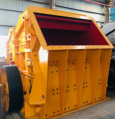 1250 * 1400 تأثير كسارة المطرقة 160Kw كسارة الفحم المحمولة البيئية الحجر الصخري