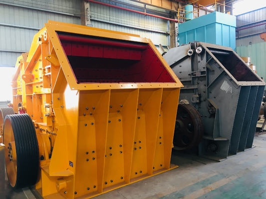 PF1320 تأثير كسارة آلة 315Kw الصخور آلات معالجة الحجر