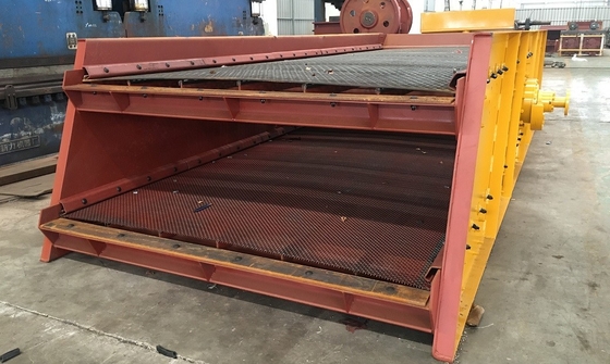 آلة غربال بالاهتزاز ذات الطابقين 400 TPH 22Kw 2YK2160 مع نظام الغسيل