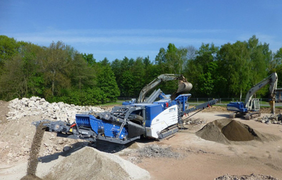 330t / H مستعمل Mobile Crusher 200 TPH MR110ZI EVO2 Mobile Vibrating Screen صنع في ألمانيا